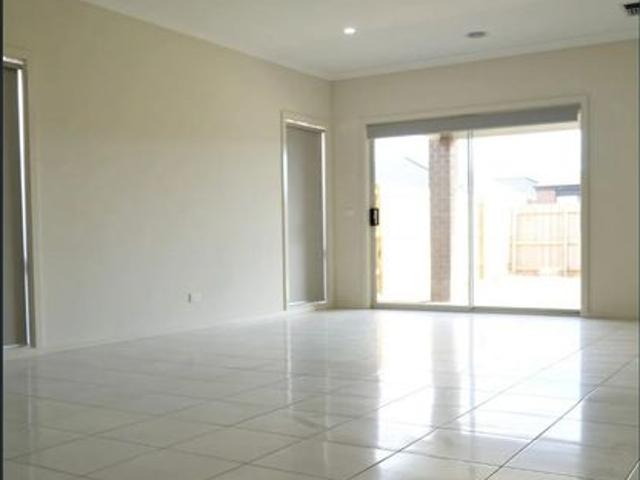 Beautiful Family home: 4 Beds2 Baths2 Cars