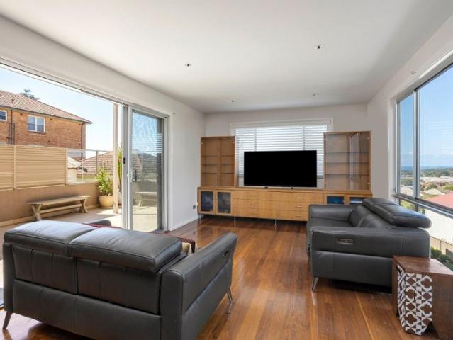Beautiful family home close to Wollongong CBD