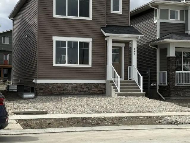 Beautiful family home for rent in Airdrie