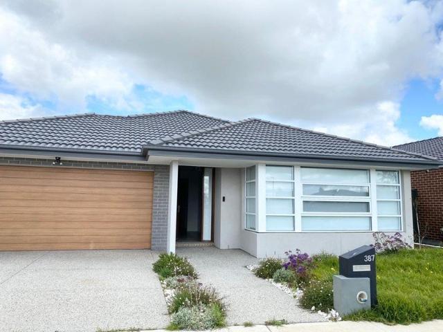 Beautiful Family Home in a Prime Cornerstone Location