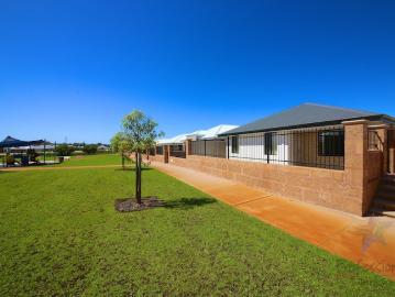 Beautiful Family Home in Sought After Brookleigh Estate
