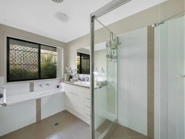 Beautiful Family Home in Sought After Cloudscape Estate