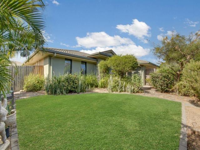 Beautiful Family Home in Sought After Cloudscape Estate