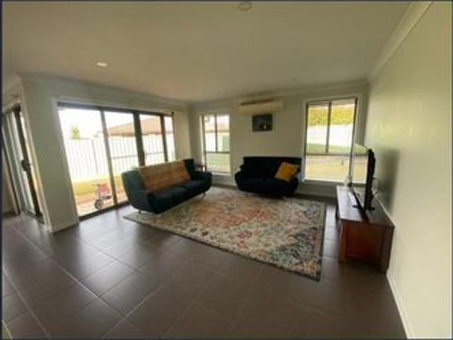 BEAUTIFUL FAMILY HOME IN SECLUDED AREA!