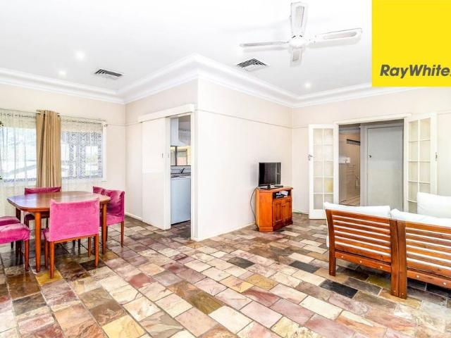 BEAUTIFUL FAMILY HOME IN POPULAR BLACKTOWN SOUTH LOCALE