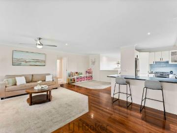 BEAUTIFUL FAMILY HOME IN PRIME LOCATION!