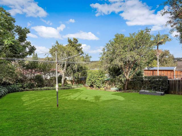 Beautiful Family Home in Prime Valley View Location!