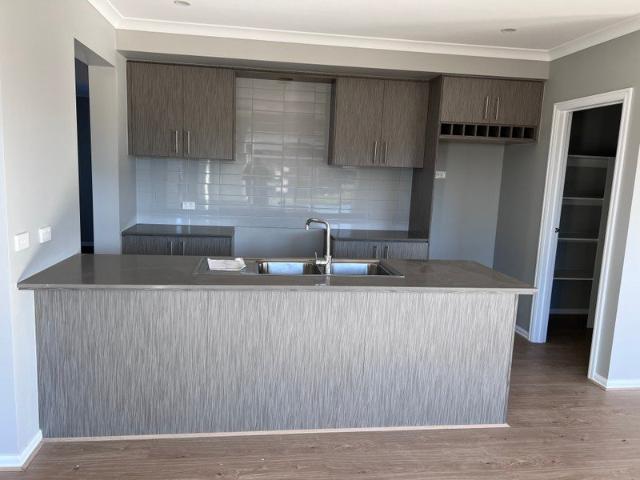 Beautiful Family Home in Wyndham Vale 21 Hubbard Street