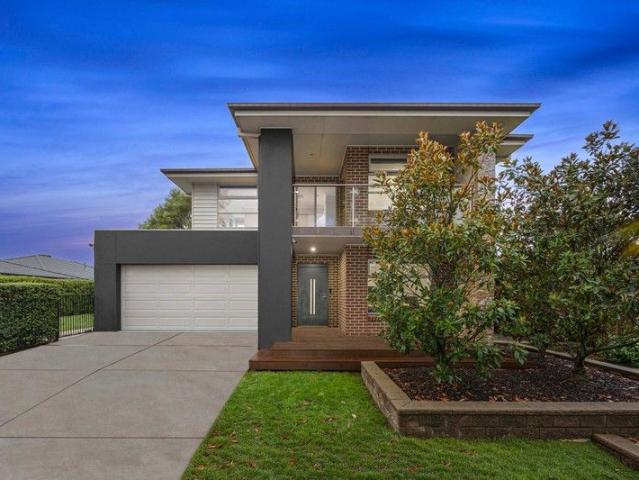 Beautiful Family Home on 683m2 in Prestigious Insignia Estate