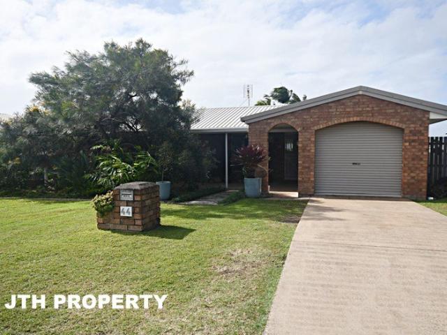 BEAUTIFUL FAMILY HOME ON A FABULOUS 888SQM BLOCK!