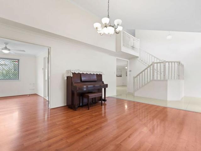 Beautiful Family Home on Spacious Block!