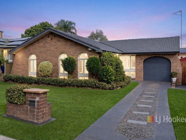 Beautiful Family Home, walking distance to schools and shops