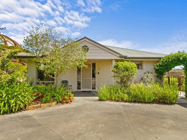 Beautiful Family home with Waterviews