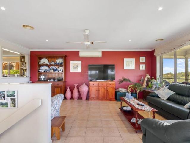 Beautiful Family home with Waterviews