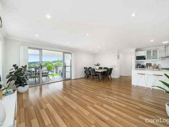 Beautiful Family Home With Hinterland Views