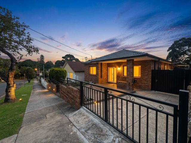 Beautiful Family Home with Self Contained Studio in Convenient Turrella Location