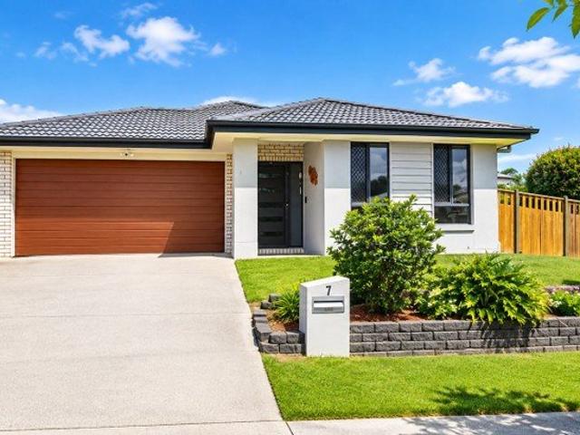 Beautiful Family Home with Solar, Space & Style!