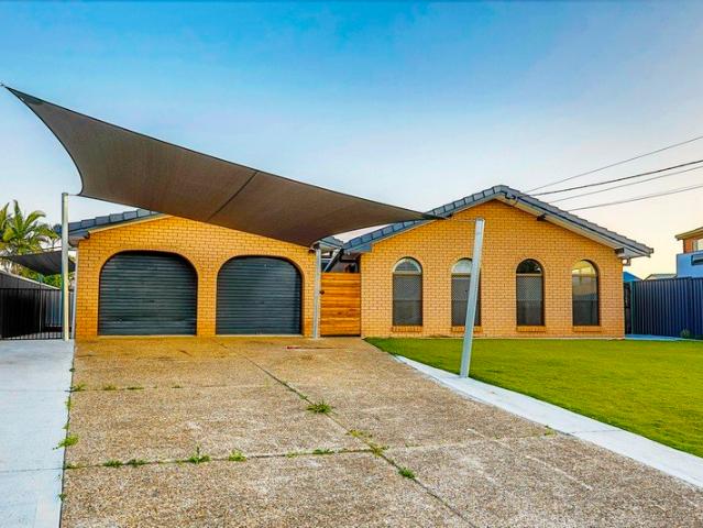 Beautiful family house with swimming pool