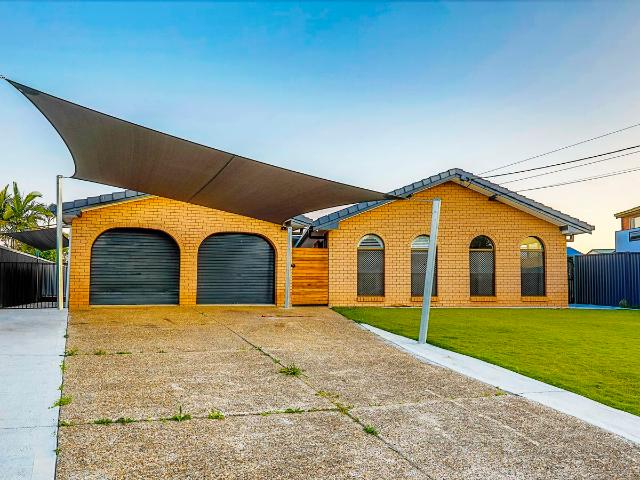 Beautiful family house with swimming pool