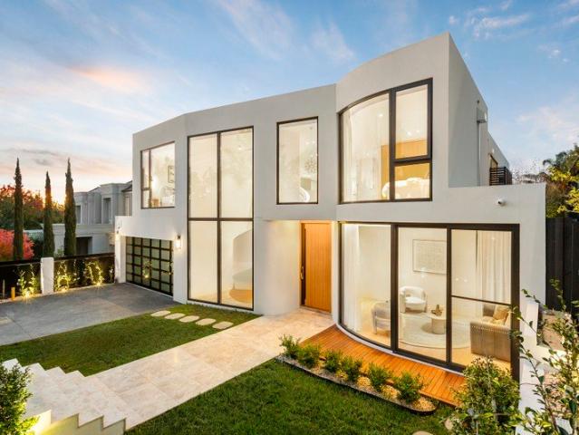 Beautiful Family Living Meets Architectural Brilliance