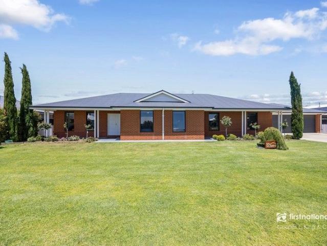 Beautiful Family Living on a Huge Moama Allotment