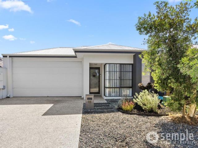 BEAUTIFUL FAMILY LIVING OPPOSITE PARKLAND! Home Open Sun 27th Sept 1:20pm 1:50pm