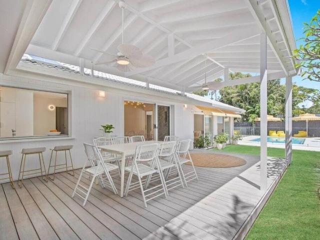 Beautiful Family Retreat Only 300m from Tallow Beach