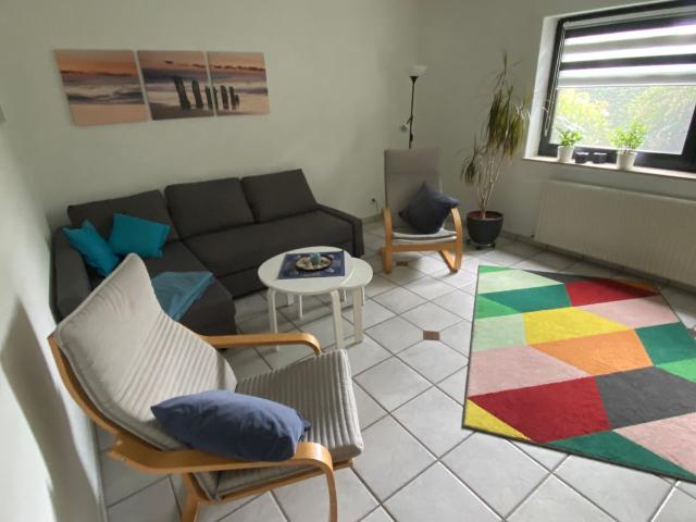 Beautiful, fashionable temporary apartment in the center of Leverkusensx, Leverkusen Amsterdam Apartments for Rent