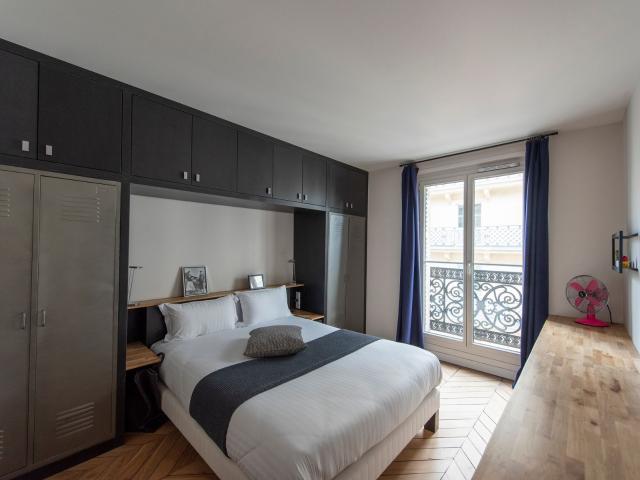 Beautiful flat opposite the Tour St Jacques