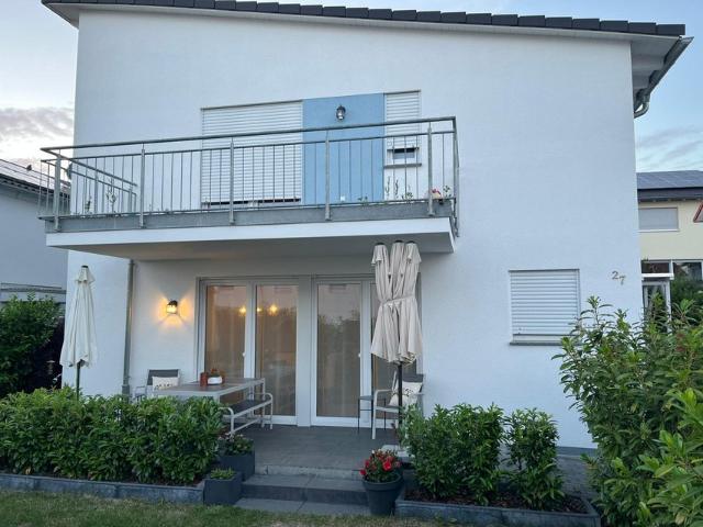 Beautiful Free Standing House available from 1st Sept