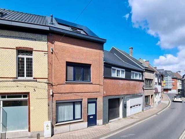Beautiful fully furnished and renovated 2 bedroom house
