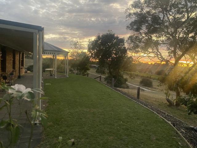 Beautiful fully furnished cottage with stunning views Available 17/7/26