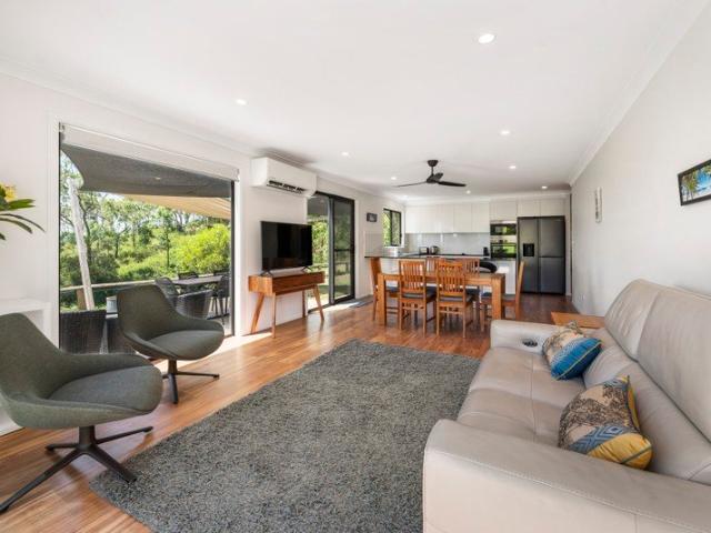 Beautiful Fully Furnished Granny Flat on the Escarpment with Stunning Valley Views