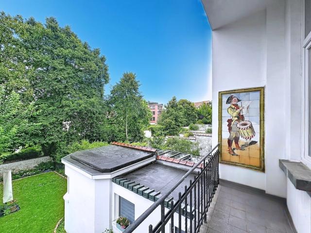 Beautiful Fully Furnished & Renovated Apartment with terrace