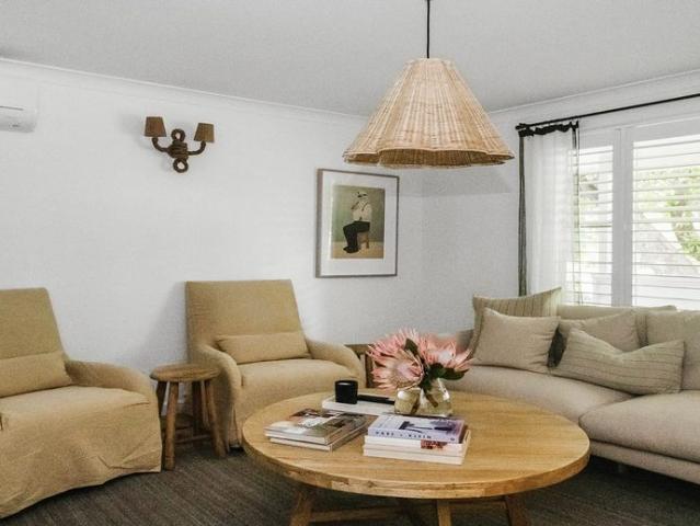 Beautiful Fully Furnished Retreat With A Bonus One Week Free Period!