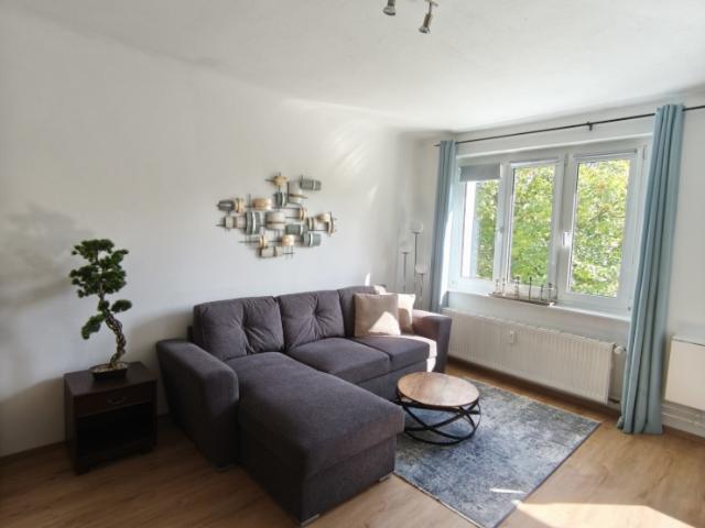 Schönes, komplett eingerichtetes Studio Apartment in Berlin Plänterwald Treptow Beautiful, fully furnished studio apartment in Berlin Plänterwald Treptow