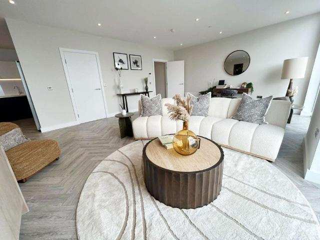 Beautiful Fully Furnished Three Double Bedroom Penthouse Apartment with unrivalled facilities in the Amazing Cortland at Colliers Yard Development