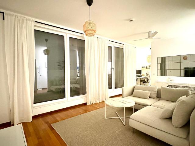 Beautiful Fully Furnished 2.5 Room Apartment on the 5th Floor with Elevator, Spacious Kitchen Living Area, Office and Balcony in Berlin Mitte/Kreuzberg, Berlin Amsterdam Apartments for Rent
