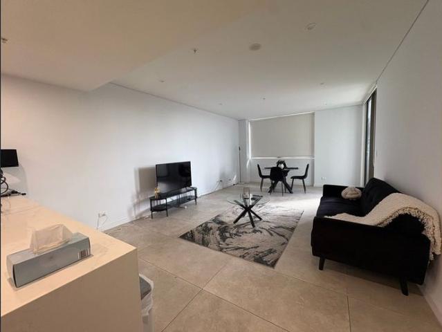 Beautiful Fully Furnished 2 Bedroom Apartment! Just Bring Yourself