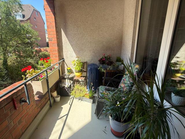 Beautiful fully furnished 3 room apartment with large balcony – central location – temporary rental 01.10.26–15.03.27 in Düsseldorf