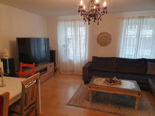 Beautiful, fully renovated apartment in an old building in a quiet, top location in munich, Munchen Amsterdam Apartments for Rent