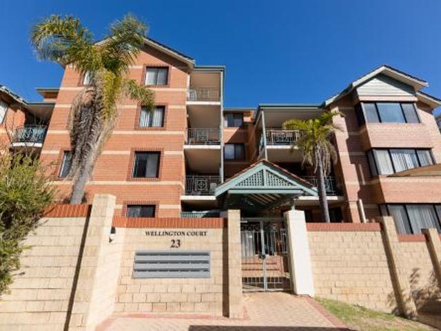 Beautiful Fully Renovated City Fringe Apartment with Two Secure Car Bays
