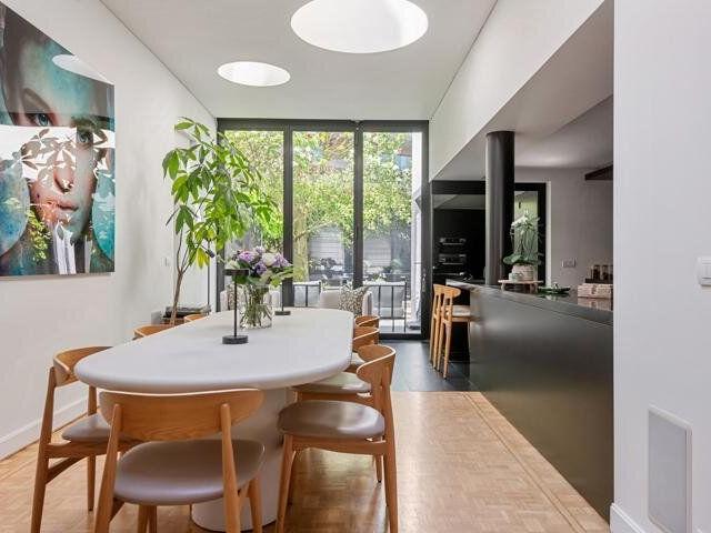 Beautiful furnished master house in prime location South