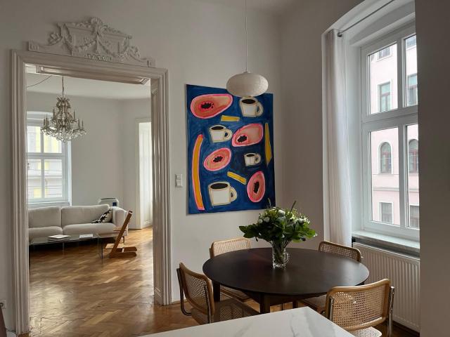 Beautiful furnished Altbau apartment in Währing — temporary rental, ideal for expats/profession