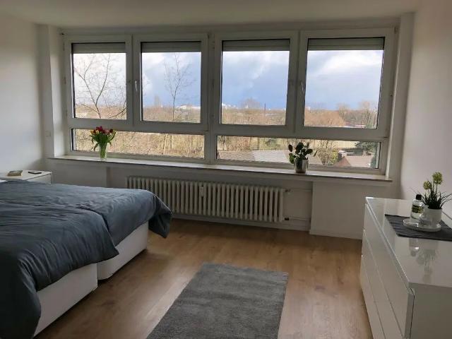 Beautiful furnished apartment with balcony, Krefeld Amsterdam Apartments for Rent