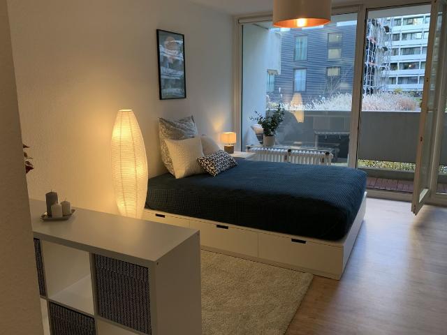 Beautiful furnished apartment with EBK in a good location, Munchen Amsterdam Apartments for Rent