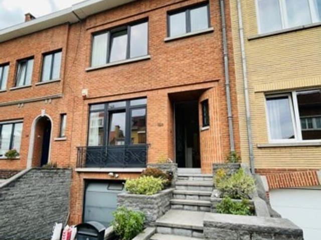 Beautiful FURNISHED house of +/ 158m2 + garden + garage