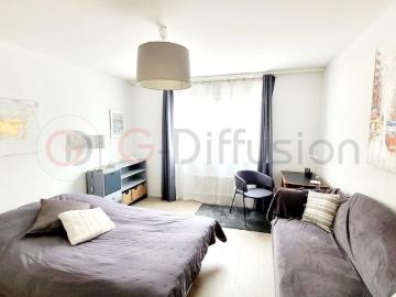 Beautiful furnished room for rent lease 12 months minimum
