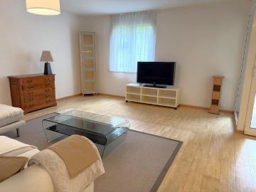 Beautiful furnished 3.5 room apartment with garden