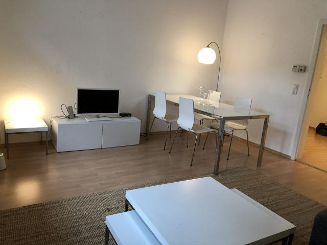Beautiful furnished 3 room old building apartment stucco, high ceilings directly at the Marienplatz, Stuttgart Amsterdam Apartments for Rent